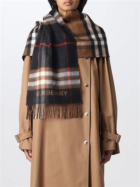 burberry sciarpa imitazione|sciarpa burberry usata.